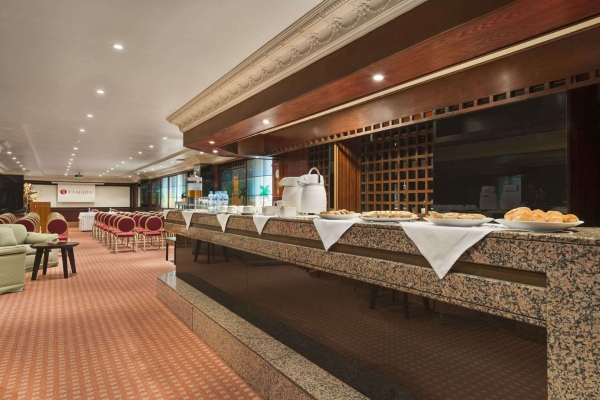 Hotel Ramada by Wyndham Bahrain (Manama)
